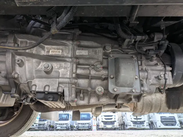 三菱 キャンター TPG-FBA00(2WD)の写真23