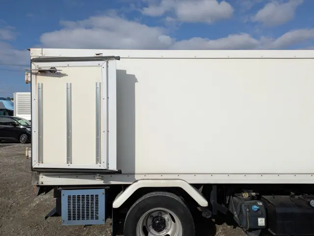 三菱 キャンター TPG-FBA00(2WD)の写真35