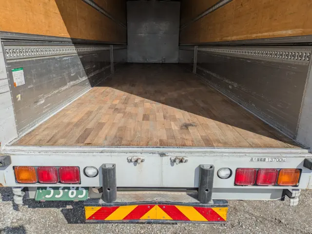 いすゞ ギガ QKG-CYJ77B(8x4)の写真13