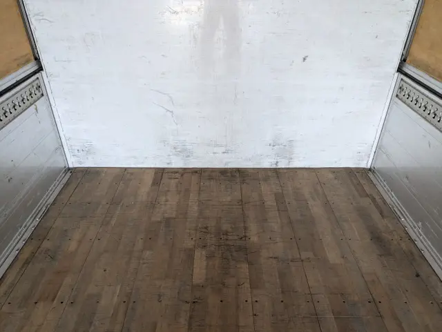 いすゞ ギガ QKG-CYJ77B(8x4)の写真14