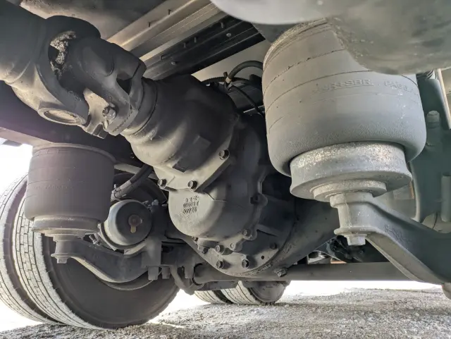 いすゞ ギガ QKG-CYJ77B(8x4)の写真25