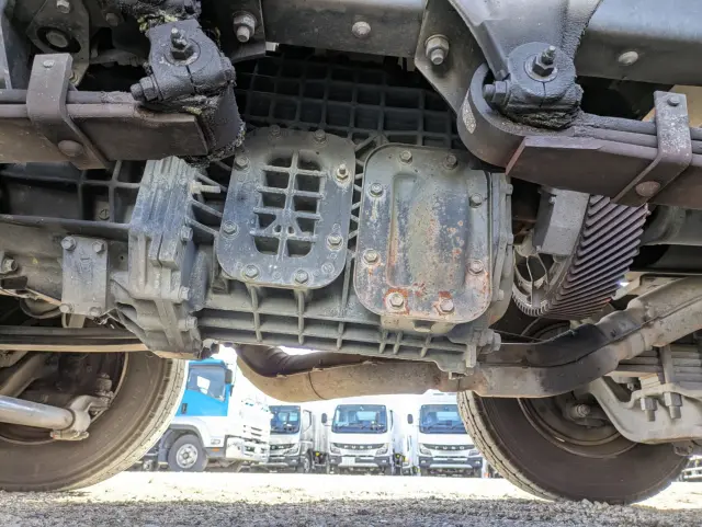 いすゞ ギガ QKG-CYJ77B(8x4)の写真27