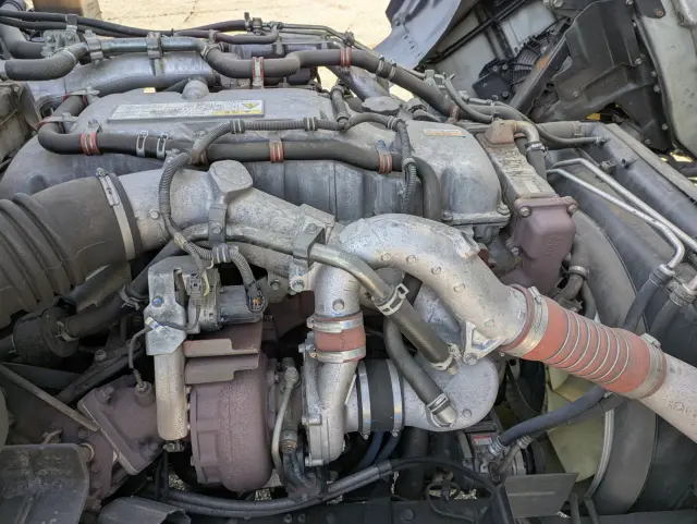 いすゞ ギガ QKG-CYJ77B(8x4)の写真48