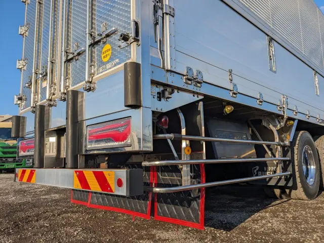 UD クオン 2PG-CW5CA(6x4)の写真7