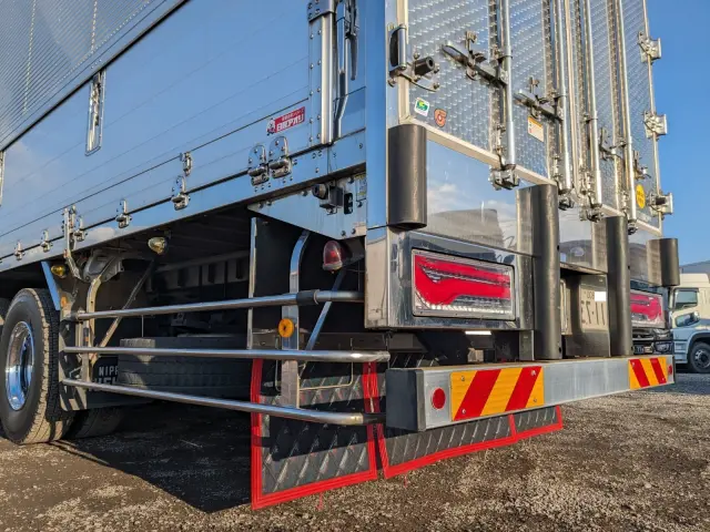 UD クオン 2PG-CW5CA(6x4)の写真8