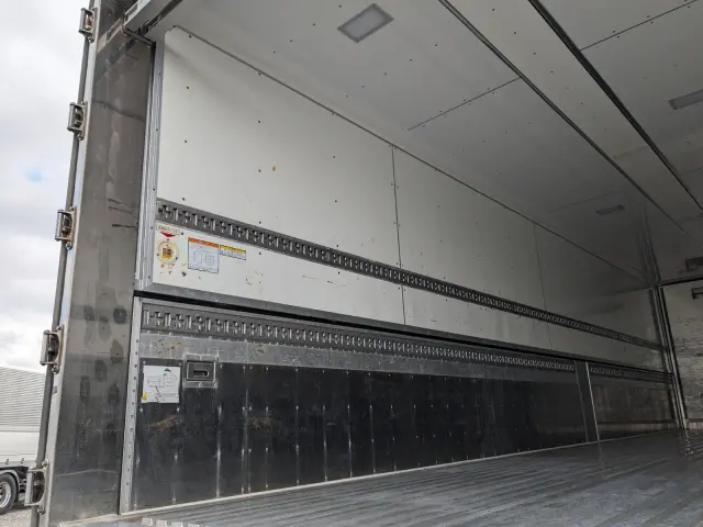 UD クオン 2PG-CW5CA(6x4)の写真17