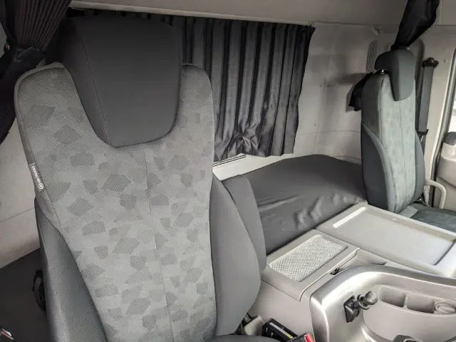 UD クオン 2PG-CW5CA(6x4)の写真37