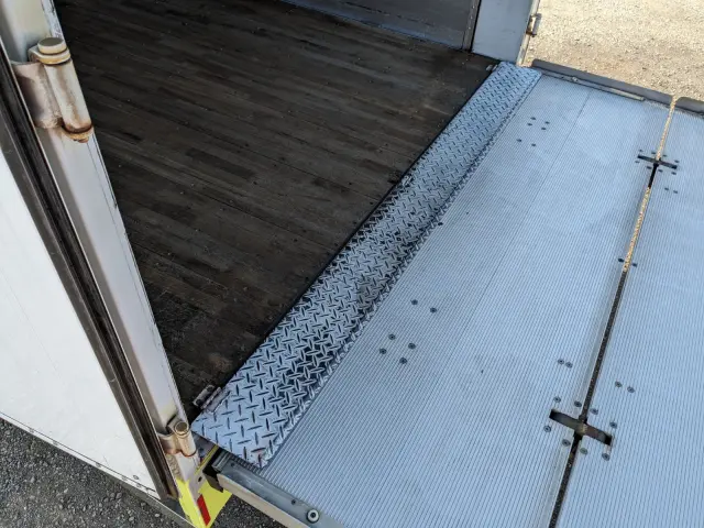 日野 プロフィア 2DG-FW1AHG(8x4)の写真12