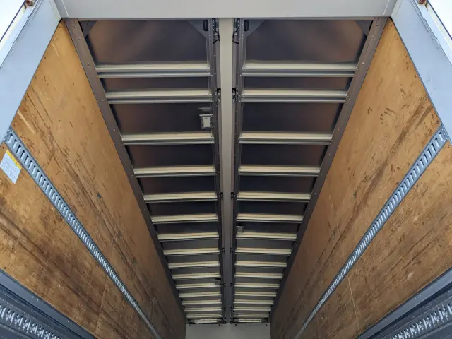 日野 プロフィア 2DG-FW1AHG(8x4)の写真17