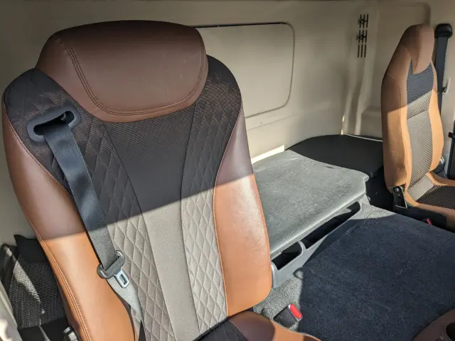 日野 プロフィア 2DG-FW1AHG(8x4)の写真33