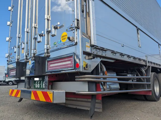 いすゞ ギガ 2PG-CYJ77C(8x4)の写真6