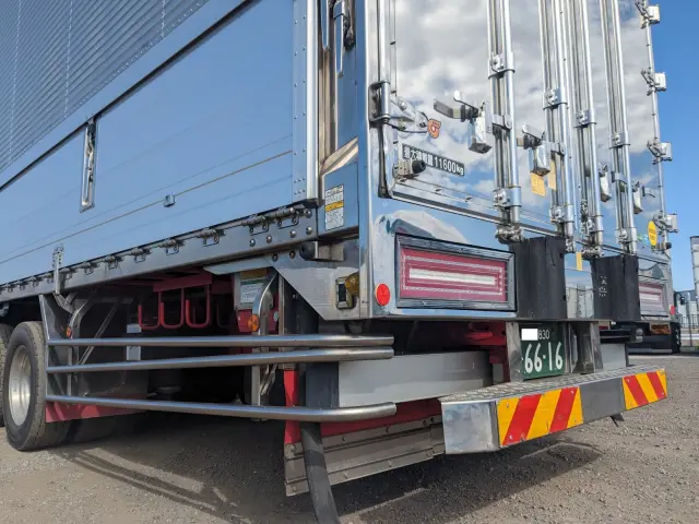 いすゞ ギガ 2PG-CYJ77C(8x4)の写真8