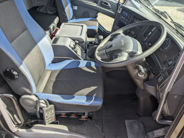 いすゞ ギガ 2PG-CYJ77C(8x4)の写真25