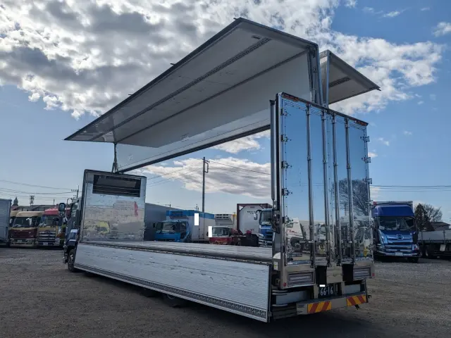 いすゞ ギガ 2PG-CYJ77C(8x4)の写真30