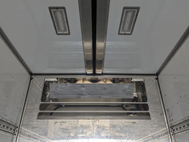 いすゞ ギガ 2PG-CYJ77C(8x4)の写真36