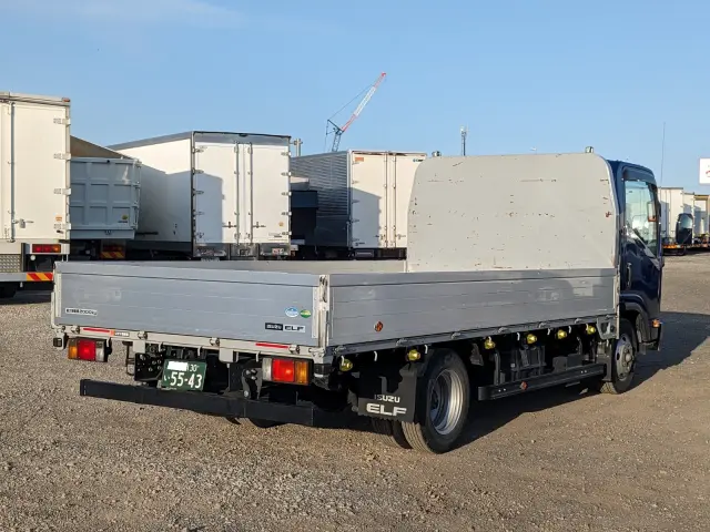 いすゞ エルフ TRG-NPR85AR(2WD)の写真4