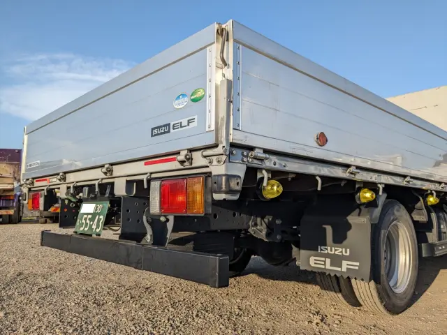 いすゞ エルフ TRG-NPR85AR(2WD)の写真6