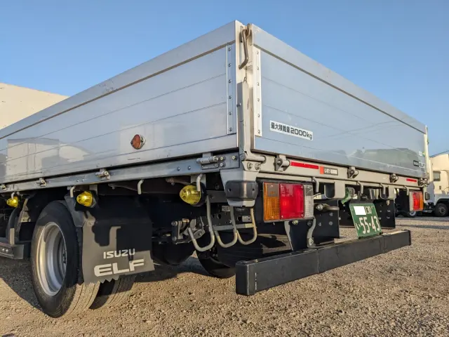 いすゞ エルフ TRG-NPR85AR(2WD)の写真7