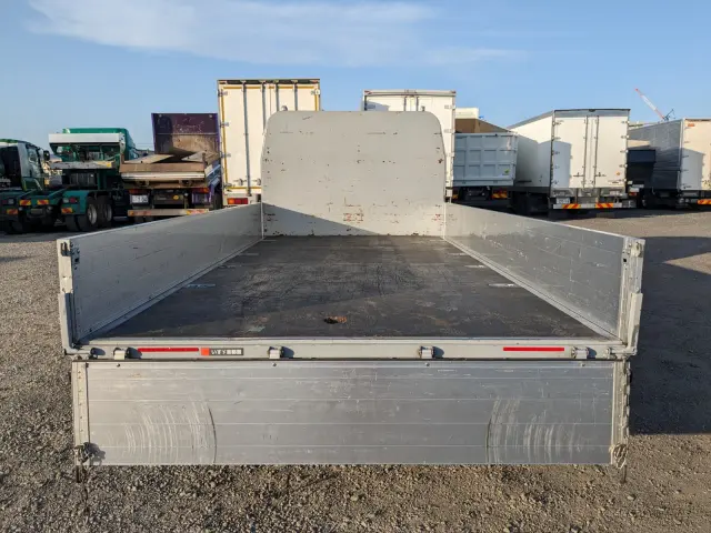 いすゞ エルフ TRG-NPR85AR(2WD)の写真8