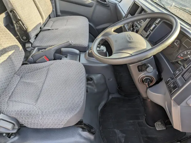 いすゞ エルフ TRG-NPR85AR(2WD)の写真23