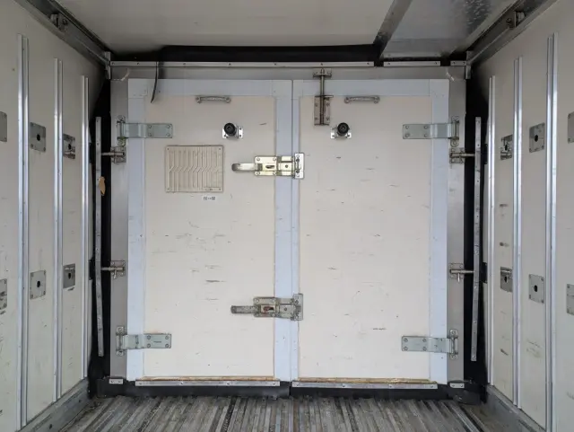 いすゞ エルフ TPG-NLR85AN(2WD)の写真20