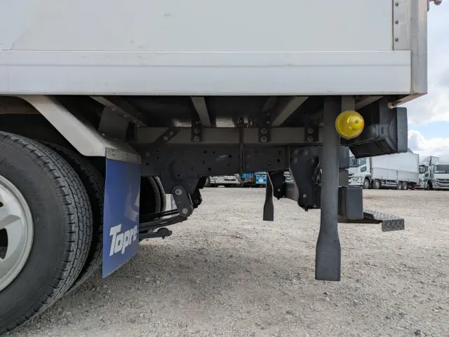 いすゞ エルフ TPG-NLR85AN(2WD)の写真23