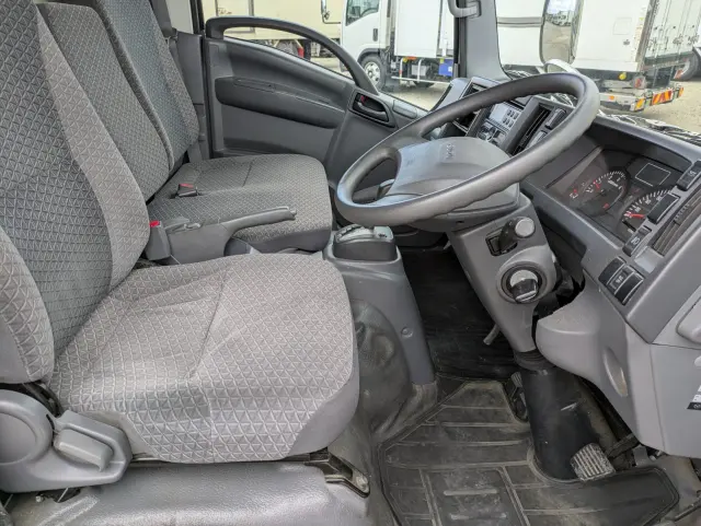 いすゞ エルフ TPG-NLR85AN(2WD)の写真28