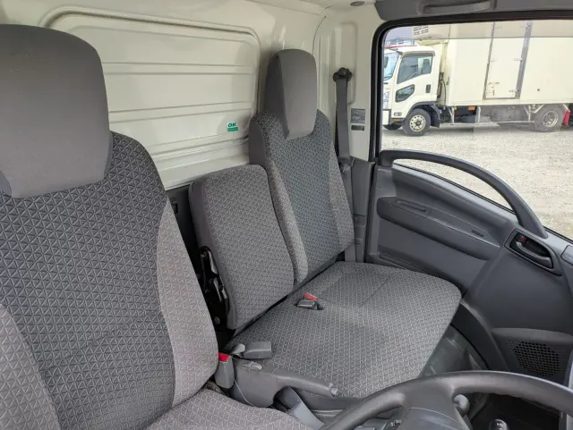 いすゞ エルフ TPG-NLR85AN(2WD)の写真35