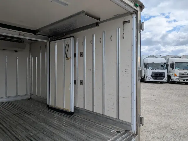 いすゞ エルフ TPG-NLR85AN(2WD)の写真38