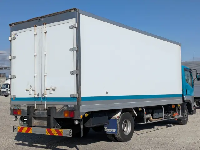 いすゞ フォワード 2PG-FRR90S2(2WD)の写真2