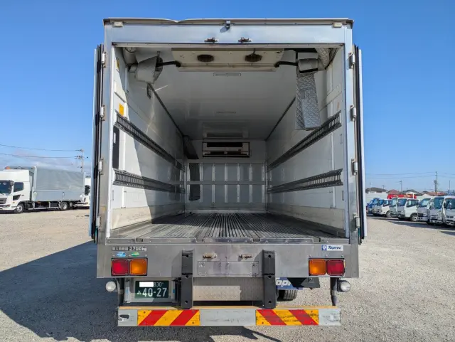 いすゞ フォワード 2PG-FRR90S2(2WD)の写真10