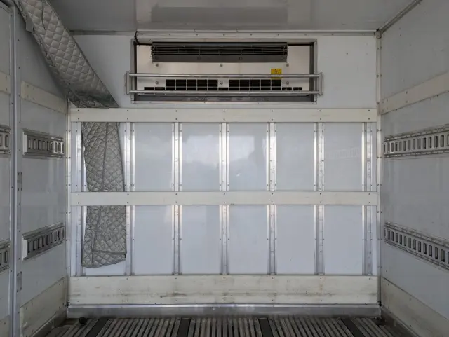 いすゞ フォワード 2PG-FRR90S2(2WD)の写真12