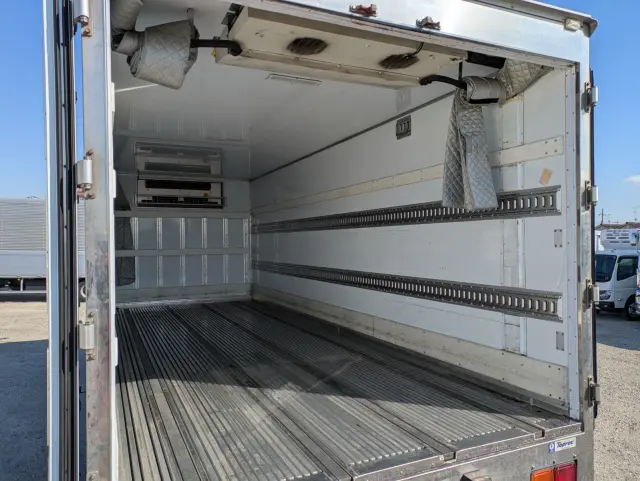 いすゞ フォワード 2PG-FRR90S2(2WD)の写真13