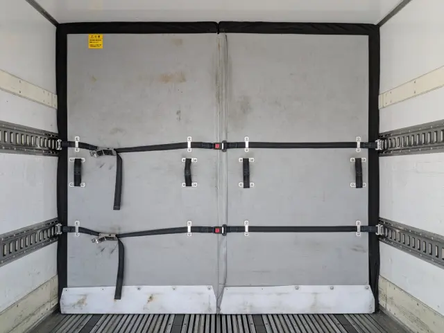 いすゞ フォワード 2PG-FRR90S2(2WD)の写真15