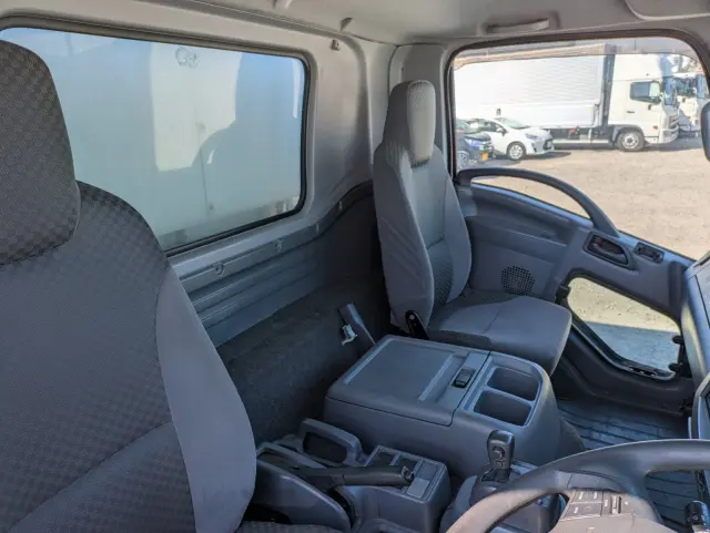 いすゞ フォワード 2PG-FRR90S2(2WD)の写真24