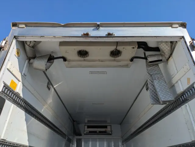 いすゞ フォワード 2PG-FRR90S2(2WD)の写真32