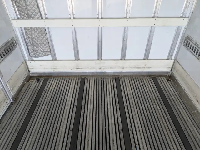 いすゞ フォワード 2PG-FRR90S2(2WD)の写真33