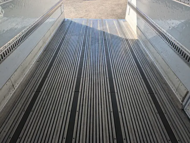 いすゞ フォワード 2PG-FRR90S2(2WD)の写真35