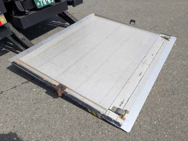 三菱 キャンター TPG-FEA50(2WD)の写真10