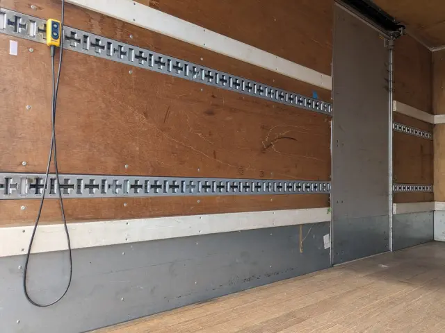 三菱 キャンター TPG-FEA50(2WD)の写真14