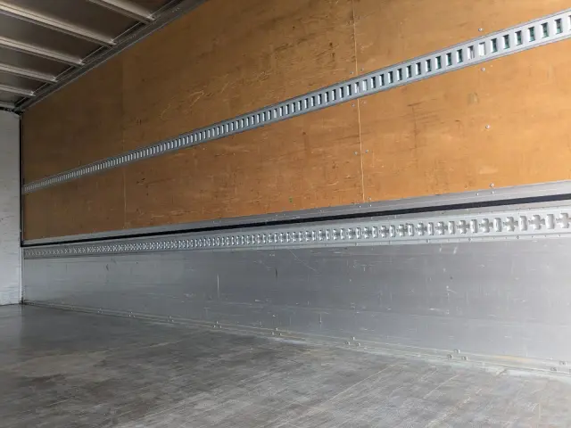 いすゞ フォワード TKG-FRR90T2(2WD)の写真12