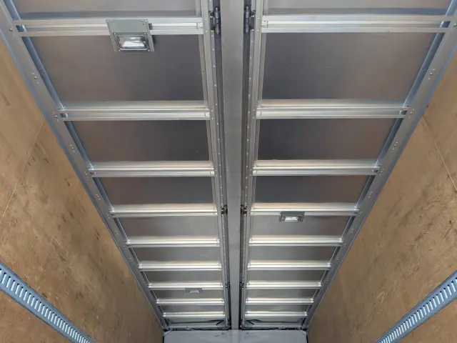 いすゞ フォワード TKG-FRR90T2(2WD)の写真15