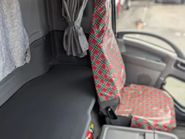 いすゞ フォワード TKG-FRR90T2(2WD)の写真22