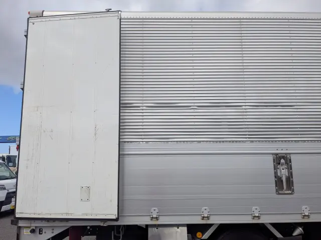 いすゞ フォワード TKG-FRR90T2(2WD)の写真33