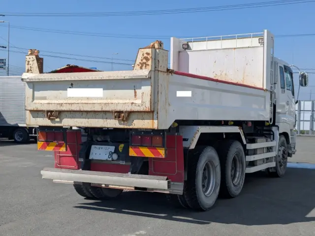 いすゞ ギガ QKG-CXZ77AT(6x4)の写真5