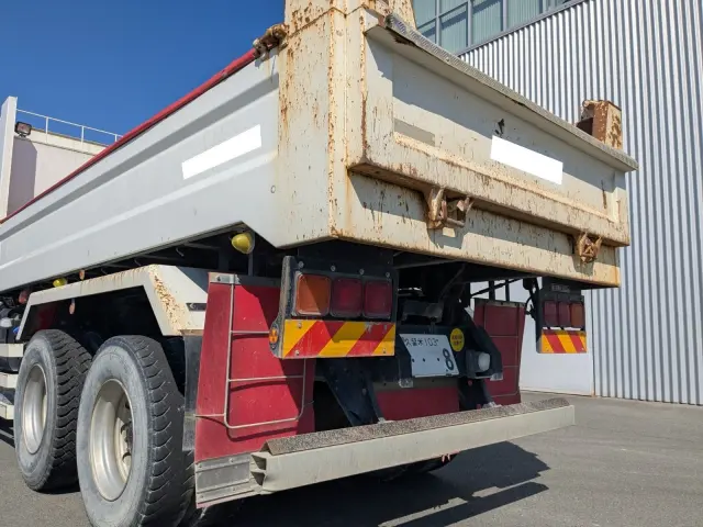 いすゞ ギガ QKG-CXZ77AT(6x4)の写真6