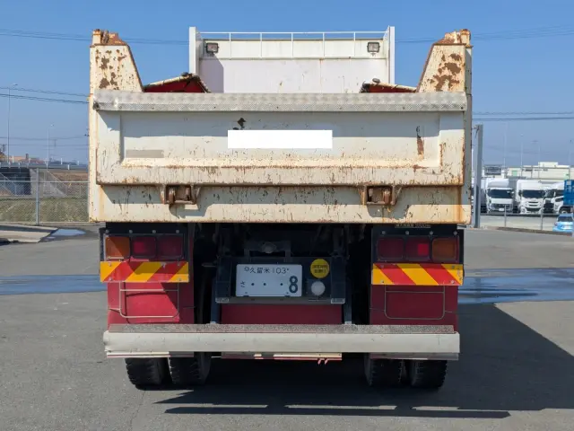 いすゞ ギガ QKG-CXZ77AT(6x4)の写真8