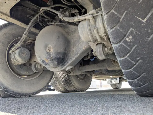 いすゞ ギガ QKG-CXZ77AT(6x4)の写真13