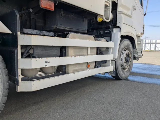 いすゞ ギガ QKG-CXZ77AT(6x4)の写真14