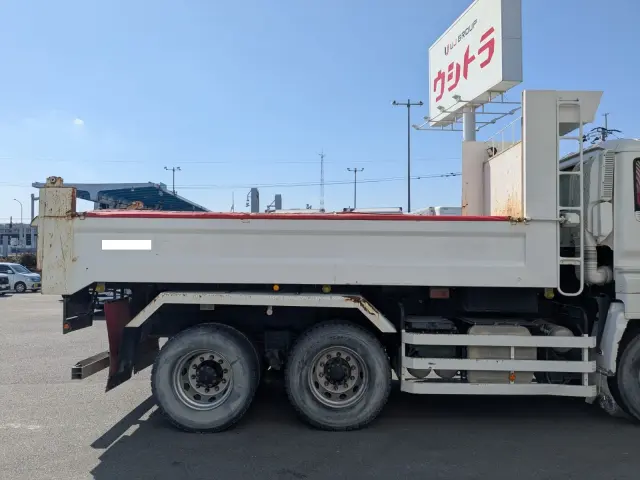 いすゞ ギガ QKG-CXZ77AT(6x4)の写真16